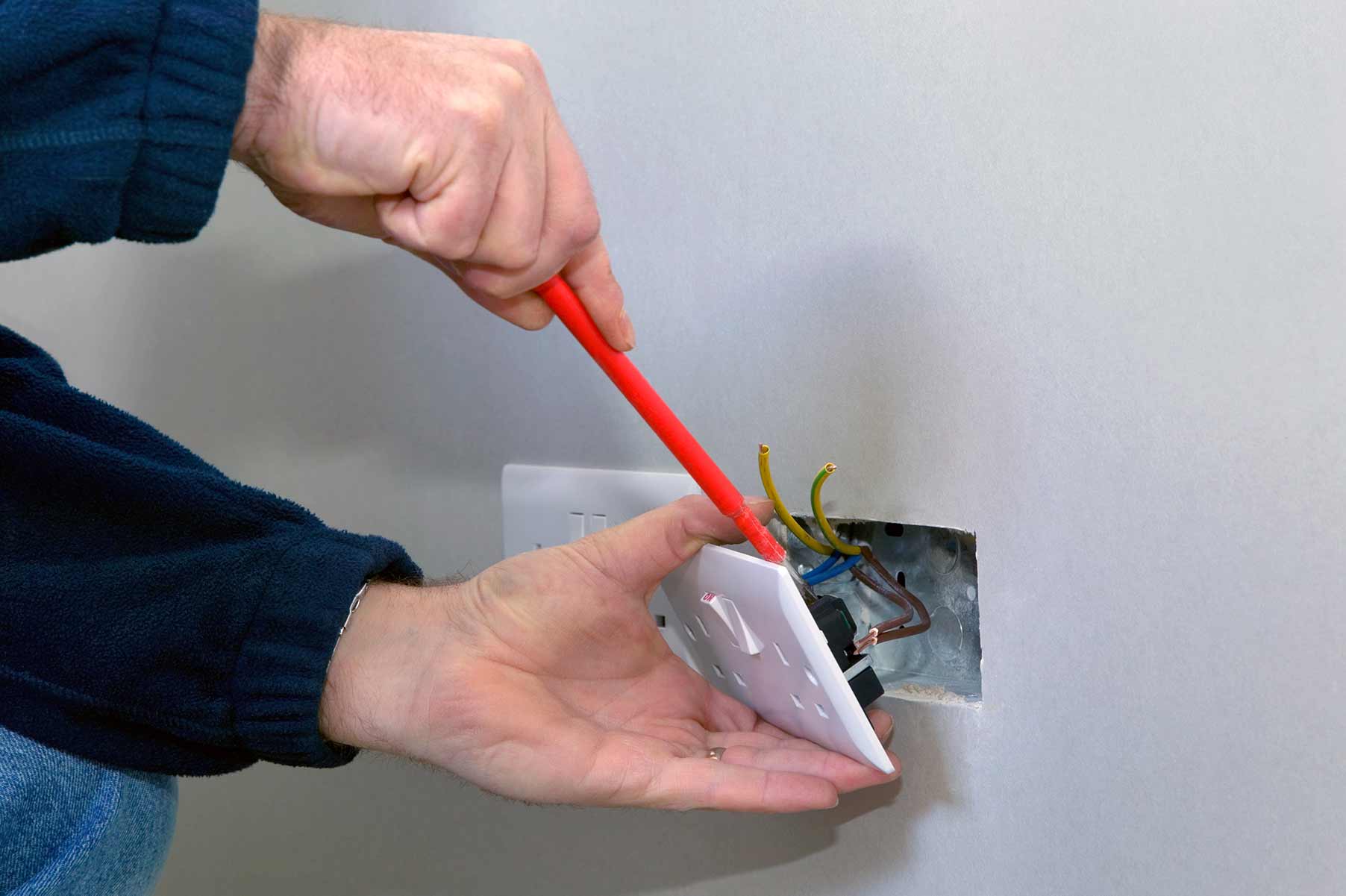 Our electricians can install plug sockets for domestic and commercial proeprties in Bradford On Avon and the local area. 